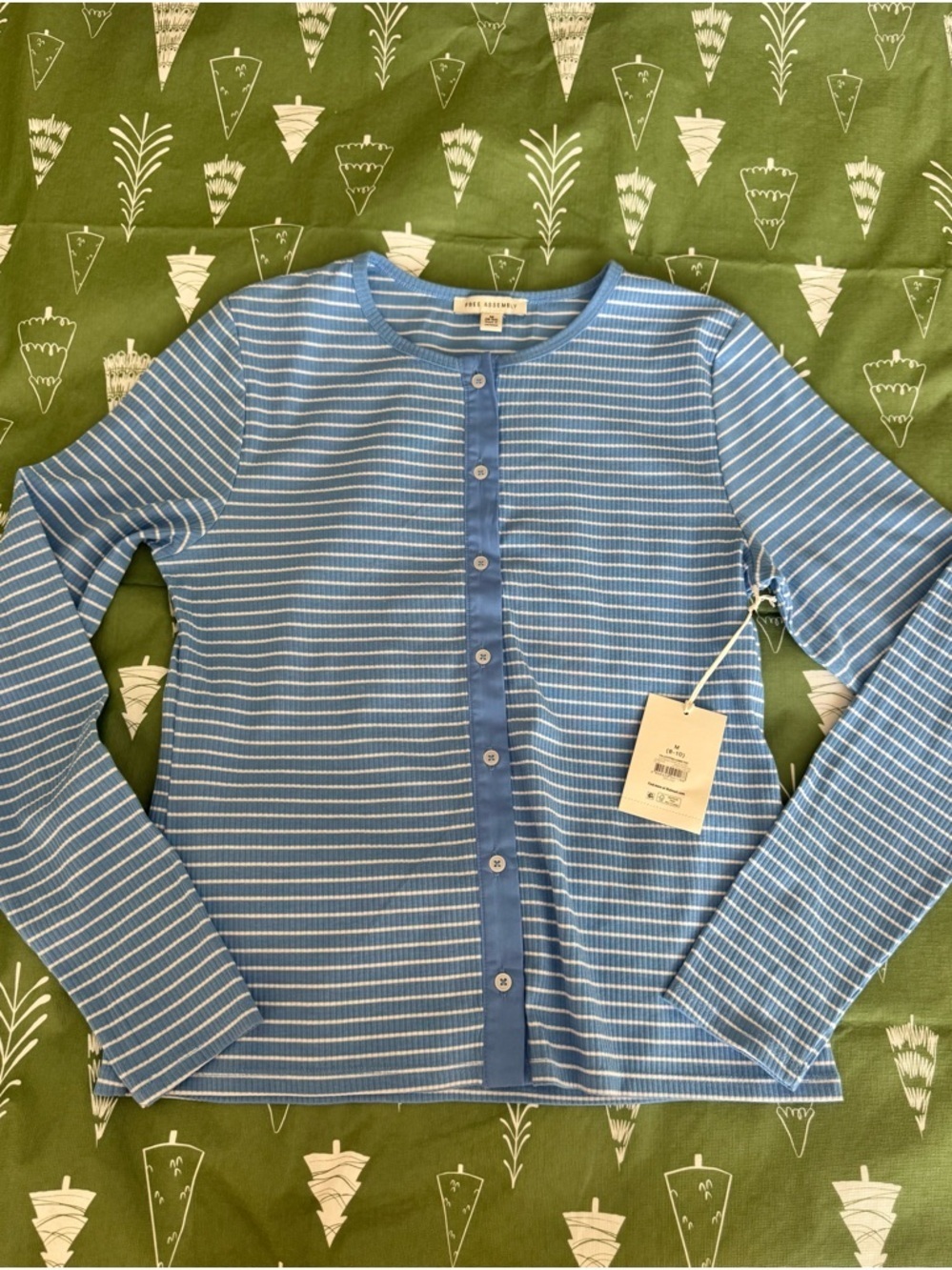 Free Assembly Women's Striped Fitted Cardigan Sweater Blue White Ribbed NWT Med - Picture 4 of 14